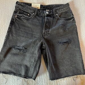 NWT size 4 H&M Charcoal Distressed Jean Shorts